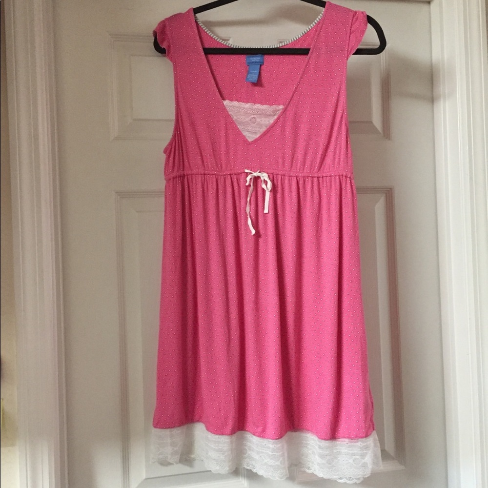 Vera Wang night gown.